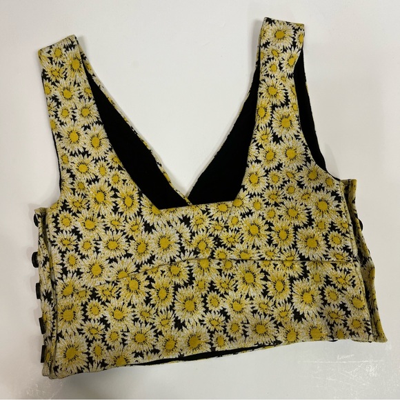 Anthropologie Maeve daisy floral crop tank top. - Picture 5 of 9